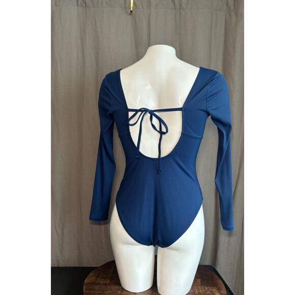 Celebrity Pink storm blue Bodycon Surf Suit L/S One Piece Size medium (7-9) - Picture 14 of 14